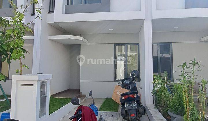 Rumah 2 Lantai Bagus SHM di Cluster Harapan Indah Bekasi, Bekasi b0566  1