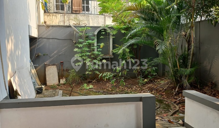 Disewakan Rumah Luas Siap Huni di Legenda Wisata Cibubur 2