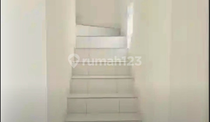 Rumah Sewa 2 Lantai Siap Huni Harga Bagus, Legenda Wisata Cibubur 2