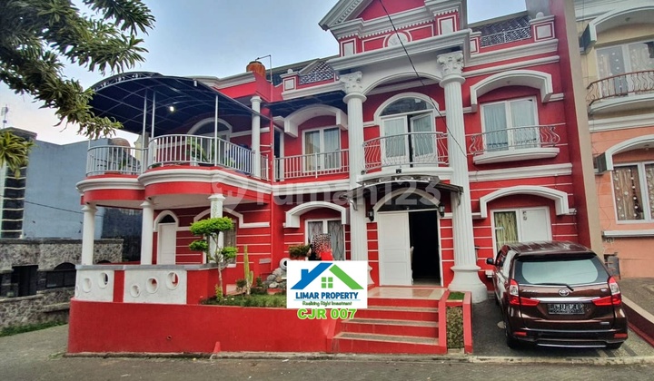 Spacious Comfortable Well-Maintained Villa in a Strategic Location at Puncak Cipanas