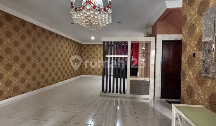 Rumah 2 Lantai Siap Huni dan Strategis di Legenda Wisata Cibubur 2