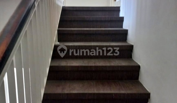 Rumah Sewa 2 Lantai Siap Huni dan Strategis Raffles Hills Cibubur Rumah Sewa 2 Lantai Siap Huni dan Strategis Raffles Hills Cibubur