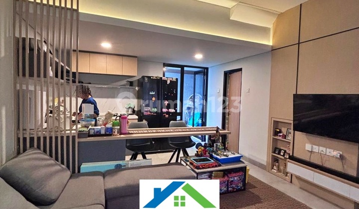 2-Story House Ready to Occupy and Strategically Located in Legenda Wisata Cibubur 2-Story House Ready to Occupy and Strategically Located in Legenda Wisata Cibubur