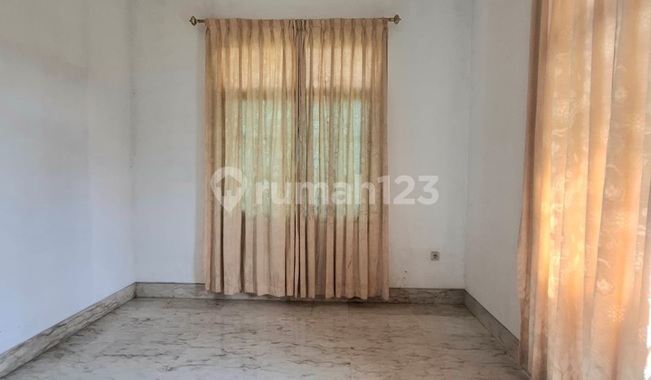 Rumah Hook Siap Huni Harga Bagus di Legenda Wisata Cibubur 2