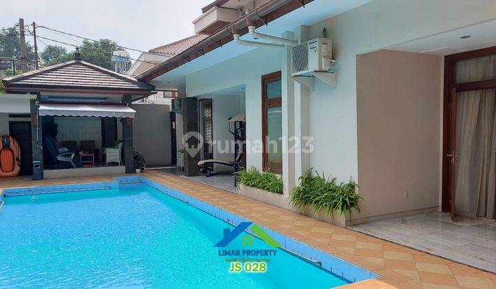 Rumah Cozy Dengan Private Pool di Lokasi Strategis Kemang Utara 1