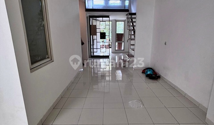 Comfortable Well-Maintained House at an Affordable Price in Legenda Wisata Cibubur 2