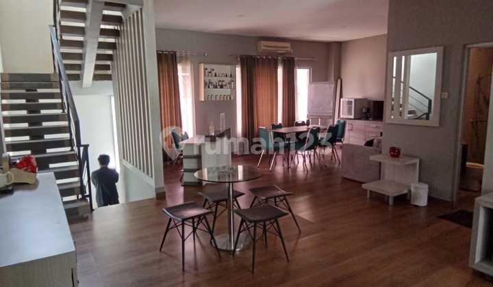 Strategic 3-Story Beautiful Asri House Near TSM Cibubur at Raffles Hill
