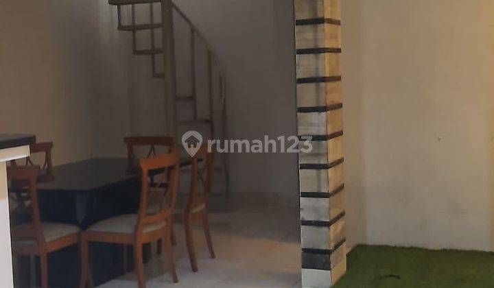 Rumah Bagus Semi Furnished Rapi di Kota Wisata 2