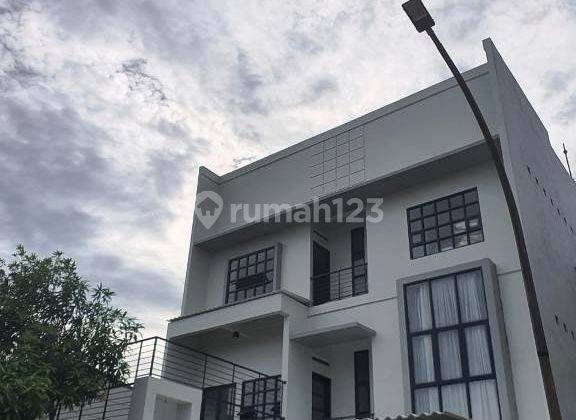 Rumah Minimalis Kolam Renang Pribadi Citra Gran Cibubur 1