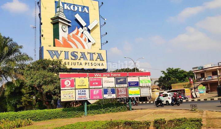 Cepat Rumah Bagus 2 Lantai Besar Lt 240 Lb 380 Harga Nego di Kota Wisata