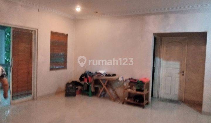 Cepat Rumah Besar 2 Lantai Bagus Lt 308 Lb 350 di Legenda Wisata