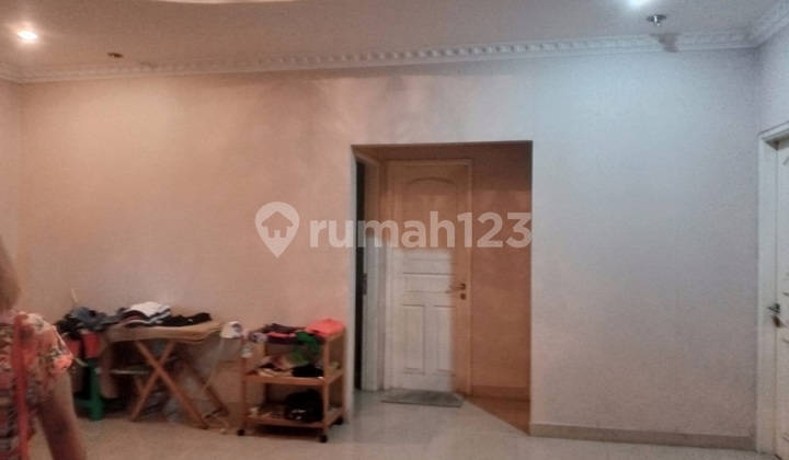 Cepat Rumah Besar 2 Lantai Bagus Lt 308 Lb 350 di Legenda Wisata