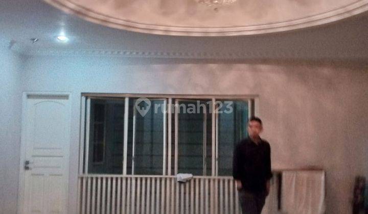 Cepat Rumah Besar 2 Lantai Bagus Lt 308 Lb 350 di Legenda Wisata