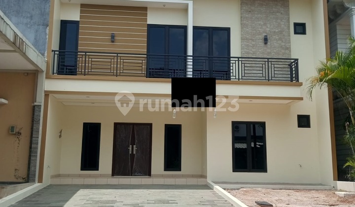 Tourist City Ready-to-Occupy Nice 2-Story House Tidy Land 200 Building 300 Negotiable