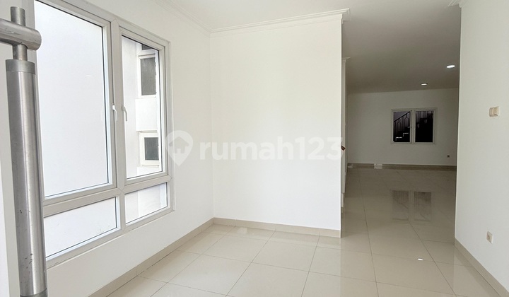 Two-story grand tourist city house, good neat comfortable, land 220 building 189. 2