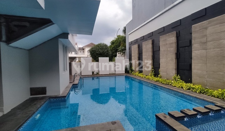 Kota Wisata Rumah Megah 2 Lantai Bagus Kolam Renang lt 660 lb 750