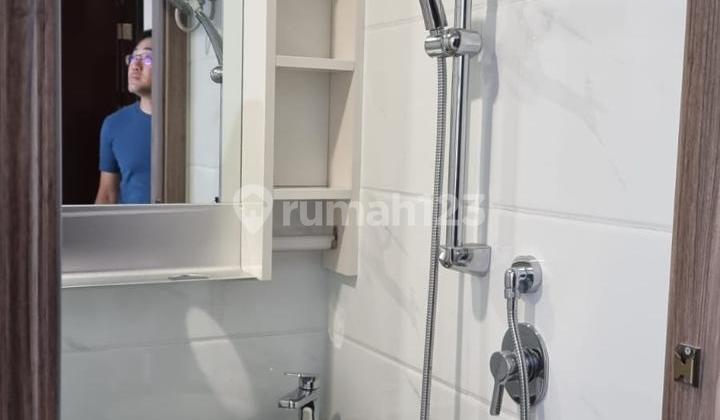 Ready-to-occupy Studio-type apartment fully furnished at Skyhouse BSD negotiable price 2