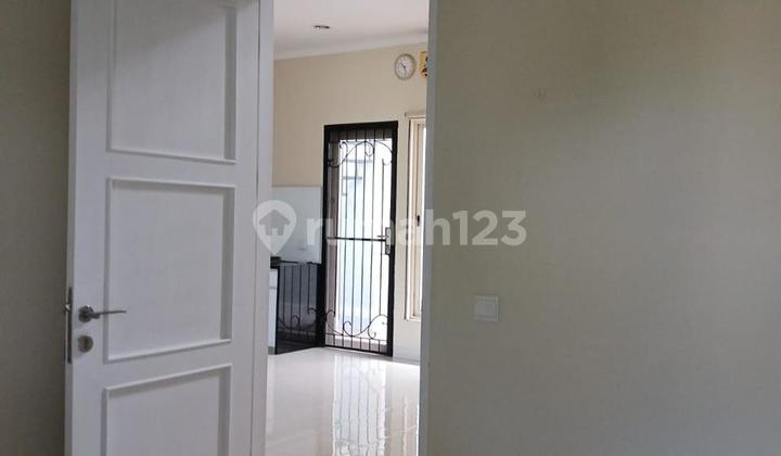 Good minimalist 2-story house ready to occupy in New Jasmine cluster, Gading Serpong. 2