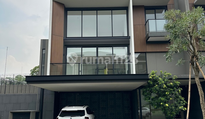 Rumah tipe sudut 3lt Brand New, modern, besar dan siap huni di NavaPark BSD City harga nego Rumah tipe sudut 3lt Brand New, modern, besar dan siap huni di NavaPark BSD City harga nego