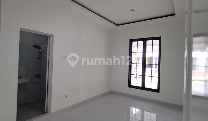 Rumah Bagus 2,5 Lantai Full Bangunan LT 200 Legenda Wisata Cibubur Jakarta Timur 2