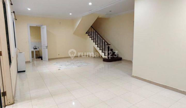 Disewakan Rumah Besar Di Kota Wisata Cibubur 2