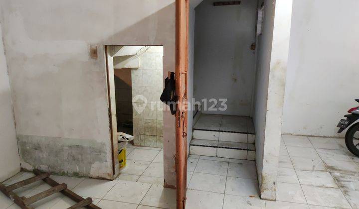 Disewakan Rumah di Jelambar 5x12 Dgn 3 Lantai Dan 2 Kamar Tidur  2