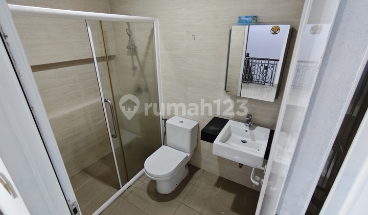 For Sale: Green Lake City West Europe House 8X15, Good Renovation, 4M For Sale: Green Lake City West Europe House 8X15, Good Renovation, 4M