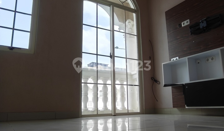 Jual Rumah Green Lake City West Europe 8X15 Renovasi Cakep 4M Aja