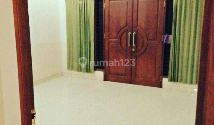 Sewa Rumah Jelambar 5x20 Dengan 2 Lantai 3 Kamar Tidur Termurah 1