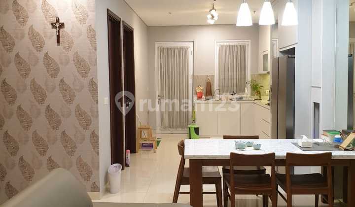 Sewa Town House Puri Mansion View Pool 142 M2 Furnish Cakep Murah Sewa Town House Puri Mansion View Pool 142 M2 Furnish Cakep Murah