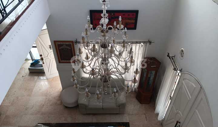 Luxurious and Majestic Fully Furnished Home Ready to Occupy in Permata Pamulang Complex, South Tangerang. 2