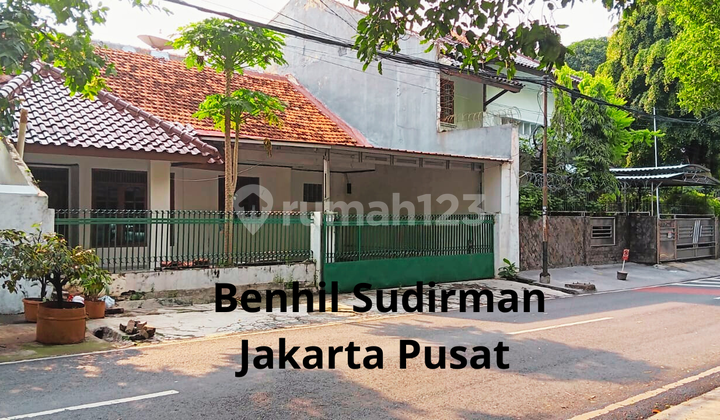 ( Rumah Lama Siap Huni Cocok Buat Kos Kosan ) Bendungan Hilir Jakarta Pusat 
