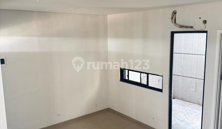 Nyaman, Bebas Banjir, Smart Door Lock, Jalan Kaki Ke Transport Umum/kuliner/ Sport Centre, Dekat Ke Rumah Sakit, Satpam 24 Jam Nyaman, Bebas Banjir, Smart Door Lock, Jalan Kaki Ke Transport Umum/kuliner/ Sport Centre, Dekat Ke Rumah Sakit, Satpam 24 Jam