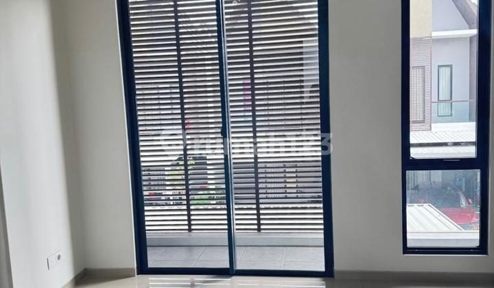 Nyaman, Bebas Banjir, Smart Door Lock, Jalan Kaki Ke Transport Umum/kuliner/ Sport Centre, Dekat Ke Rumah Sakit, Satpam 24 Jam 2