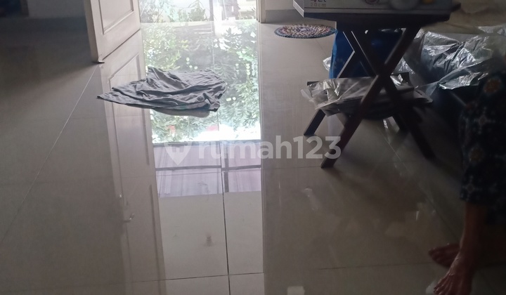 Nyaman Aman, Dekat Pusat Perbelanjaan/ Rumah Sakit/ Perguruan Tinggi/ Laurensissudah Baja Ringan Dan Di Dag 70%