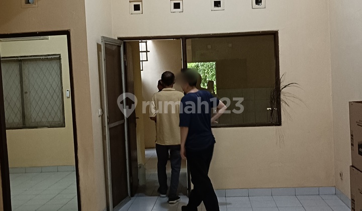 Nyaman Aman , Bebas Banjir, Dekat : Pintu Toll, Laurensia, Pusat Perbelanjaan, Trans Jakarta, Rumah Sakit, Perguruan Tinggi, Pasar Modern Nyaman Aman , Bebas Banjir, Dekat : Pintu Toll, Laurensia, Pusat Perbelanjaan, Trans Jakarta, Rumah Sakit, Perguruan Tinggi, Pasar Modern