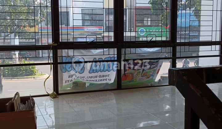 Strategic Location Everywhere, On the Main Roadside, Surrounded by Housing/Culinary Spots, Near a Hospital Strategic Location Everywhere, On the Main Roadside, Surrounded by Housing/Culinary Spots, Near a Hospital