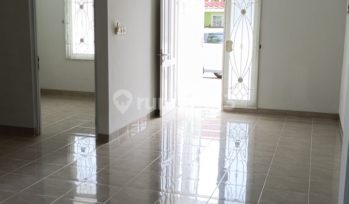 Comfortable, Green, Neat, Recently Renovated, Walking Distance to Worship Places/ Sports Center, Flood-Free, Good 2