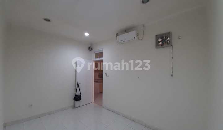 Flood-Free. Comfortable and Safe, Walking Distance to Culinary Spots, Near Omni Hospital / Binus/ Living Word Mall/ Modern Market Flood-Free. Comfortable and Safe, Walking Distance to Culinary Spots, Near Omni Hospital / Binus/ Living Word Mall/ Modern Market