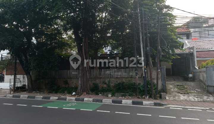 Dijual Rumah di Jalan Bumi, Kebayoran Lama, Jakarta Selatan