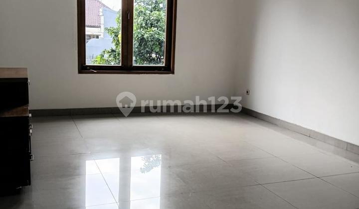 Pondok Indah House 3 Bedroom Unfurnished 2