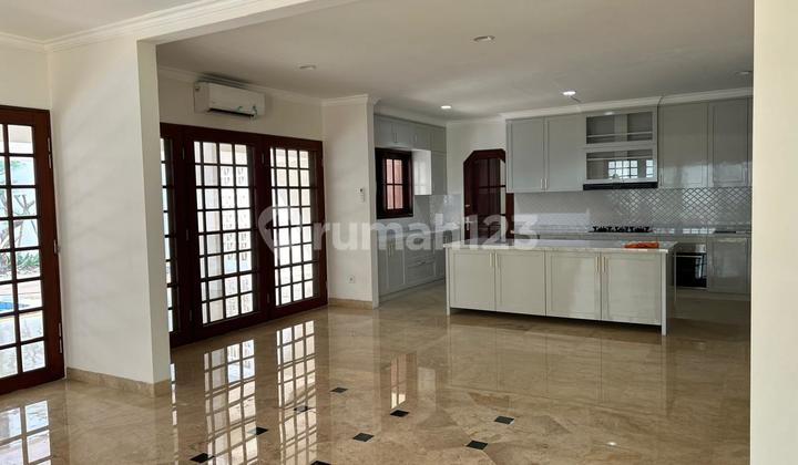 DIJUAL CEPAT Rumah di Simprug Golf, Jakarta Selatan