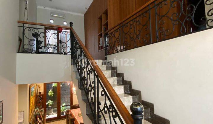 Rumah 2 Lantai Semi Furnished Kebayoran Baru Siap Jual 2