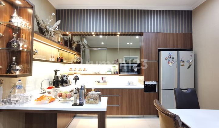 Rumah 2 Lantai Bagus Mewah di Cluster Aristoteles Gading Serpong