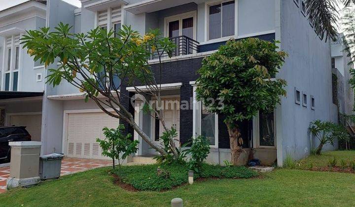 Rumah mewah Aquamarine Pondok Hijau Golf Gading Serpong 1