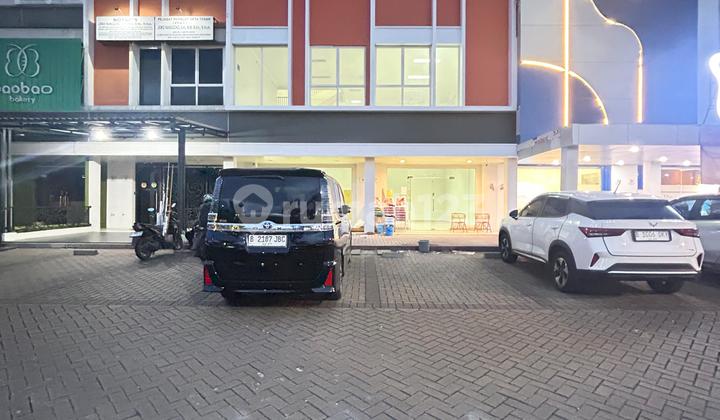 For Rent: 3-Storey Connected Shophouse Facing Maxwel Street, Gading Serpong. For Rent: 3-Storey Connected Shophouse Facing Maxwel Street, Gading Serpong.