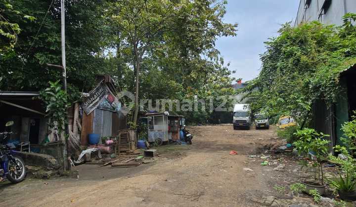 Translation: Sale of Large and Ready-to-Use Land on Jl Suratmo Raya 2