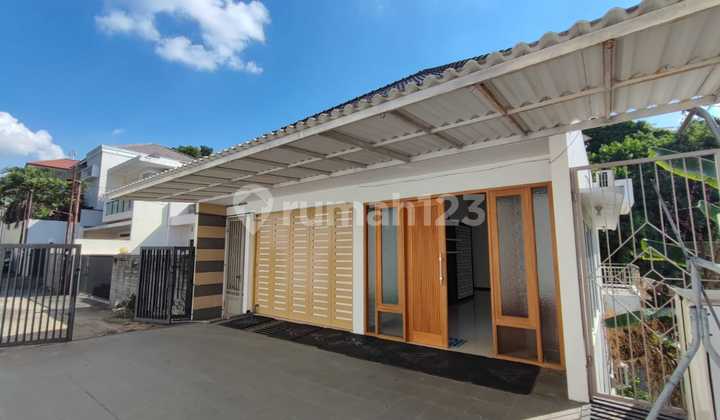 Furnished House near AKPOL, Sinabung, Candisari, Semarang Upstairs