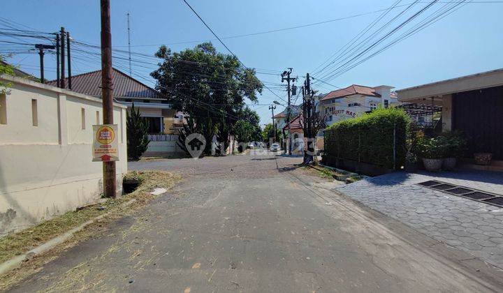 Dijual Rumah Dengan Toko di Jalan Bukit Tembakau, Bukit Sari 2