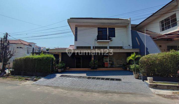 Dijual Rumah Dengan Toko di Jalan Bukit Tembakau, Bukit Sari 1